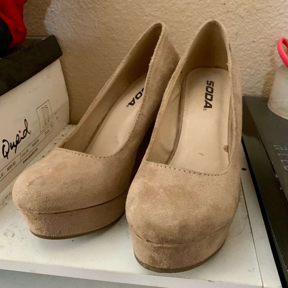 Nude wedges size 7.5
